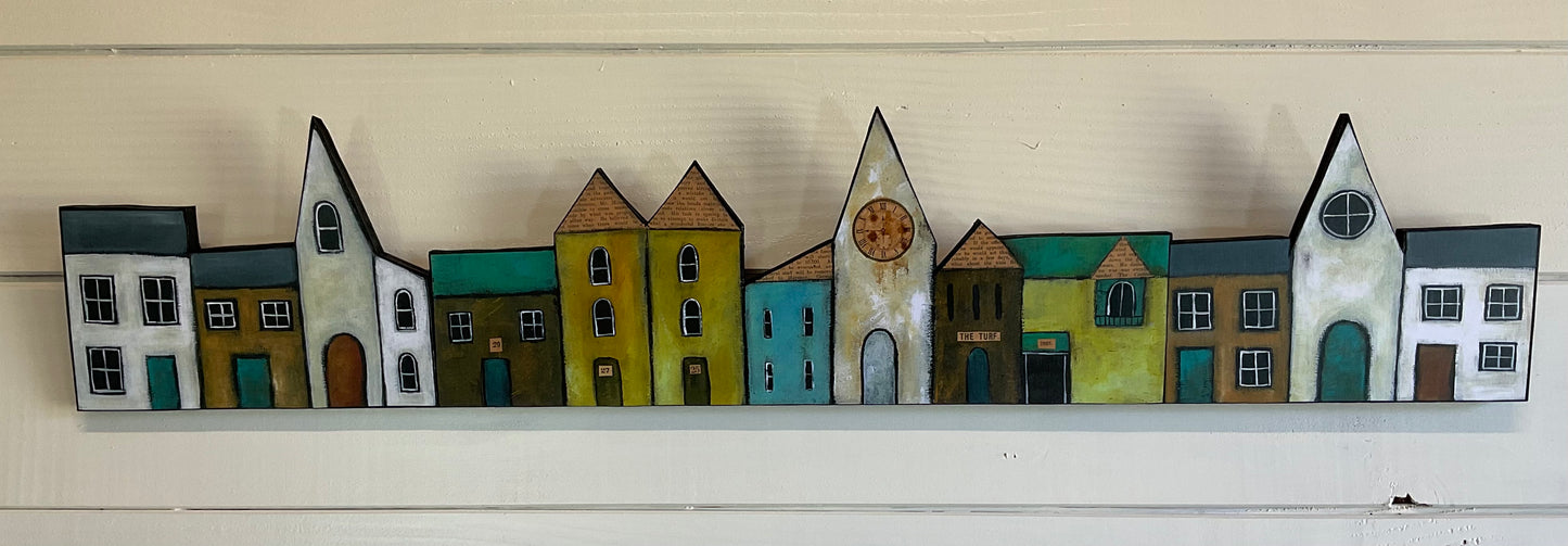 Long House - Green and Tan